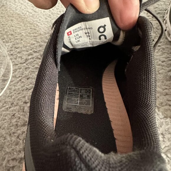 On Running Cloud Shoes Womens Size 8 Black Gray Peach Swiss Engineering Athletic - Picture 10 of 10